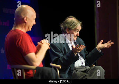 Roger Penrose physicien théorique générale sur scène à hay festival de la littérature et les arts 2017 hay-on-wye powys Pays de Galles UK Banque D'Images