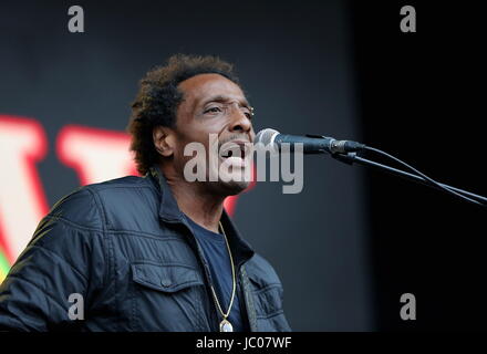 Llanelli, Wales, UK. Samedi 10 Juin 2017 Al Anderson de l'Original Wailers UB40 concert au Parc Y Scarlets, Llanelli, Wales, UK Banque D'Images