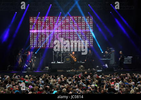 Llanelli, Wales, UK. Samedi 10 Juin 2017 UB40 UB40 sur scène concert au Parc Y Scarlets, Llanelli, Wales, UK Banque D'Images