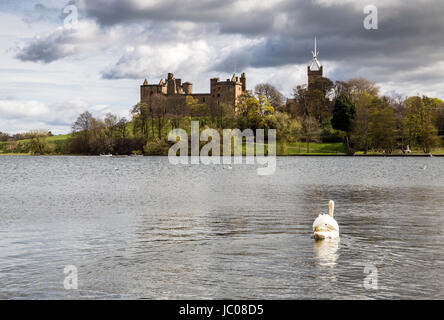 Linlithgow Loch Banque D'Images