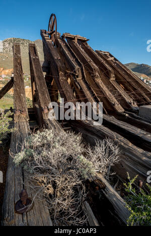 Chevalement de la mine de la combinaison de la vieille ville minière de Virginia City, Nevada. Banque D'Images