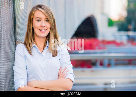 Close up portrait of a professional business woman outdoor Banque D'Images