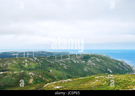 Ferme éolienne sur Cape Vilan, Costa da Morte, en Galice, Espagne Banque D'Images