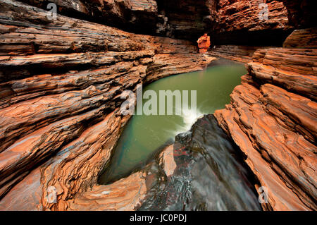 L'un de tant de faits saillants de Karijin incroyable Parc National est Kermits Piscine dans Hancock Gorge. Banque D'Images