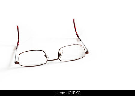 41 Lesebrille auf weißem Hintergrund 41 Lesebrille auf weißem Hintergrund