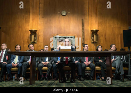 Washington, USA. 13 Jun, 2017. Secrétaire du Trésor Steven Mnuchin témoigne devant le Comité du budget du Sénat d'examiner le projet de budget pour l'exercice 2018 et demande des propositions de recettes. Credit : ZUMA Press, Inc./Alamy Live News Banque D'Images