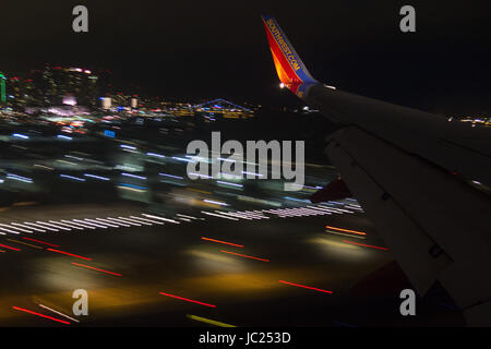 San Diego, CA, USA. 11 Juin, 2017. 11 juin 2017 - San Diego, Californie, Etats-Unis - un avion 737 de Southwest Airlines atterrit à l'Aéroport International de San Diego. Credit : KC Alfred/ZUMA/Alamy Fil Live News Banque D'Images