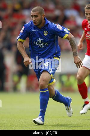 BRADLEY JOHNSON LEEDS UNITED FC LEEDS UNITED FC CITY GROUND NOTTINGHAM ANGLETERRE 15 Août 2010 Banque D'Images