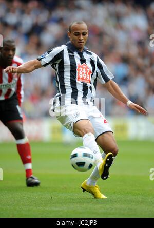 PETER ODEMWINGIE West Bromwich Albion FC THE HAWTHORNS WEST BROMWICH ANGLETERRE 21 Août 2010 Banque D'Images