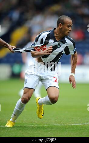 PETER ODEMWINGIE West Bromwich Albion FC THE HAWTHORNS WEST BROMWICH ANGLETERRE 21 Août 2010 Banque D'Images