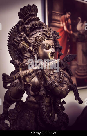 Statue en bronze du Seigneur krishna, Kerala, Inde Banque D'Images