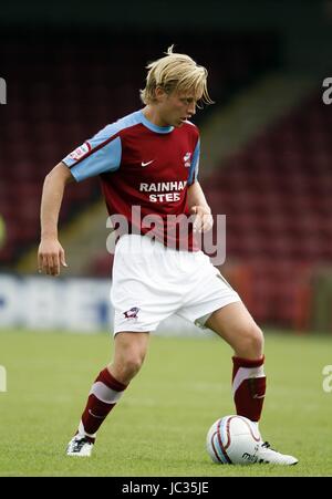 JOSH WRIGHT SCUNTHORPE UNITED FC SCUNTHORPE UNITED FC RUE GLANFORD PARK SCUNTHORPE ANGLETERRE 28 Août 2010 Banque D'Images