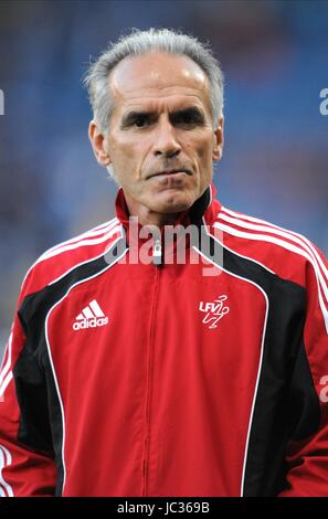 HANS PETER ZAUGG LIECHTENSTEIN LIECHTENSTEIN COACH COACH HAMPDEN PARK GLASGOW ECOSSE 07 Septembre 2010 Banque D'Images