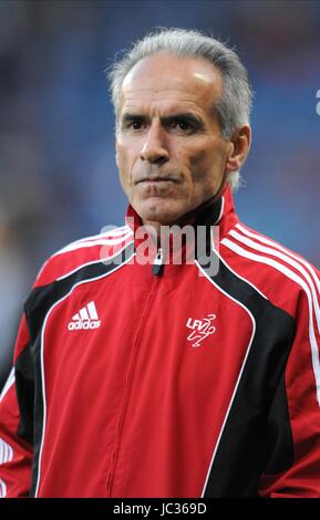 HANS PETER ZAUGG LIECHTENSTEIN LIECHTENSTEIN COACH COACH HAMPDEN PARK GLASGOW ECOSSE 07 Septembre 2010 Banque D'Images