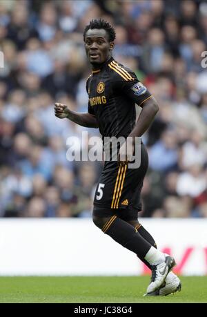 MICHAEL ESSIEN CHELSEA FC ST VILLE DE MANCHESTER EASTLANDS Manchester en Angleterre le 25 septembre 2010 Banque D'Images