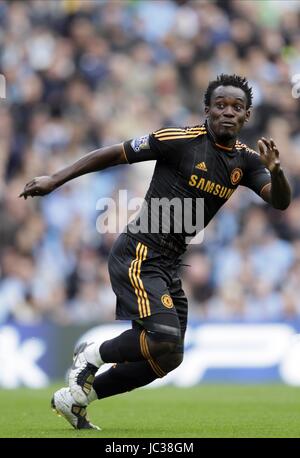 MICHAEL ESSIEN CHELSEA FC ST VILLE DE MANCHESTER EASTLANDS Manchester en Angleterre le 25 septembre 2010 Banque D'Images