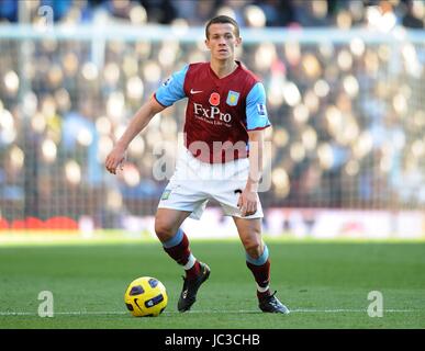 JONATHAN HOGG FC ASTON VILLA ASTON VILLA FC VILLA PARK BIRMINGHAM ENGLAND 13 Novembre 2010 Banque D'Images