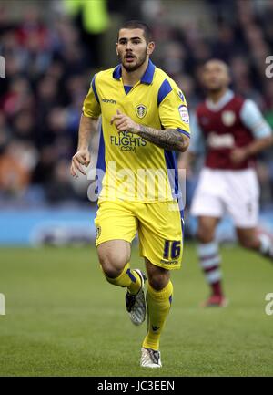 BRADLEY JOHNSON LEEDS UNITED FC LEEDS UNITED FC BURNLEY TURF MOOR Angleterre 11 Décembre 2010 Banque D'Images