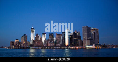 New York, États-Unis d'Amérique - 11 mars, 2012. Gratte-ciel et skyline de New York vue par nuit. Banque D'Images