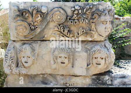 Riviera turque, masques de théâtre, Myra, Lycie, côte sud, de la Turquie, de la culture, de gel Relief le théâtre romain, l'Anatolie Banque D'Images