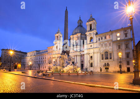 La place Navone la nuit, Rome, Italie. Banque D'Images