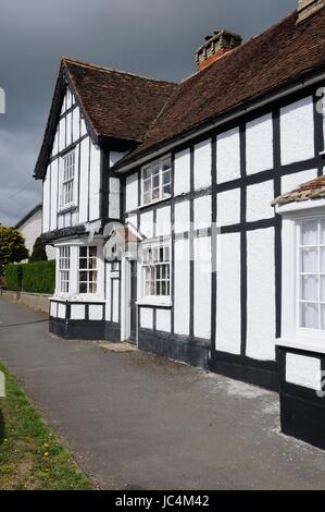 Le personnel en haillons, Blunham, Bedfordshire, est un cadre en bois bâtiment qui était autrefois une auberge. Banque D'Images