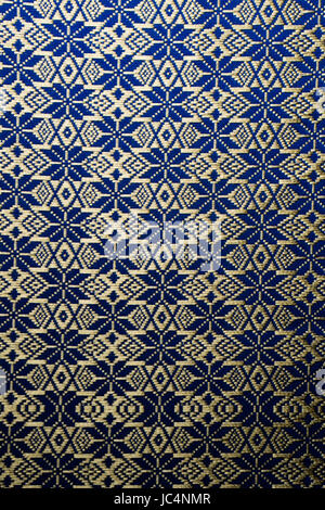 Bleu et or tissu traditionnel thaïlandais texture background - design pattern nappe culturelle Banque D'Images