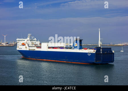 Mme Norstream, fret ferry / ro-ro cargo dans le port de Zeebrugge, Belgique Banque D'Images