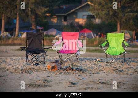Chaises de plage, Tofino, Colombie-Britannique, Canada. Banque D'Images