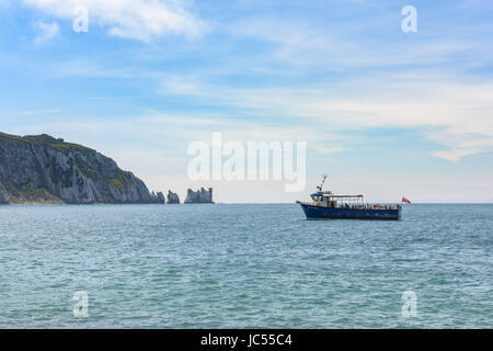 En bateau aux aiguilles phare, île de Wight, Royaume-Uni Banque D'Images