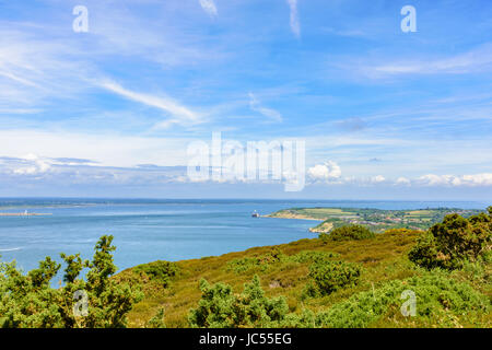 UK Mainland vue de Headon Warren, île de Wight, Royaume-Uni Banque D'Images