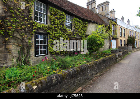 Street View de Higham Ferrers ville, Northamptonshire, England, UK Banque D'Images