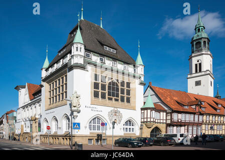 Musée par démenagement, maison à colombages, église du village Saint Marien, place du château, Celle, Basse-Saxe, Allemagne, Bomann-Museum Fachwerkhaus, Stadtkirche, St Banque D'Images