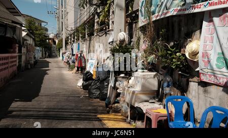 Petite ruelle soi soi DianaTrash hors des bidonvilles dans le lieu à Pattaya en Thaïlande Banque D'Images