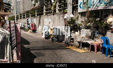 Petite ruelle soi soi DianaTrash hors des bidonvilles dans le lieu à Pattaya en Thaïlande Banque D'Images