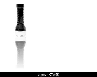 Les enfants jouet batterie torche, isolé sur blanc. Moins est plus. Banque D'Images