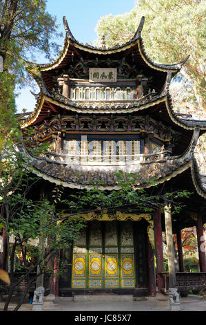 Temple dans la ville de jianchuan en Chine dans la province du Yunnan Banque D'Images