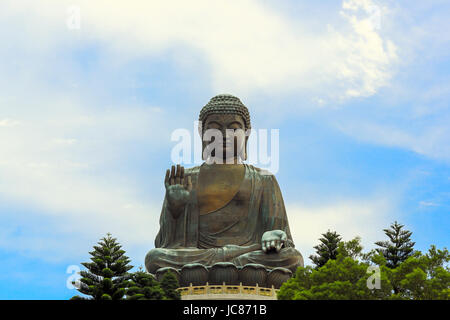 HDR : Tian Tan Buddha géant au monastère Po Lin Hong Kong Banque D'Images