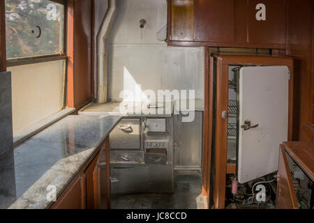 Cuisine de l'intérieur d'un ancien wagon de train situé à Selçuk, Musée de la Turquie. Ce wagon a été produit en Allemagne en 1926 pour l'Ulu Onder Ataturk. Banque D'Images