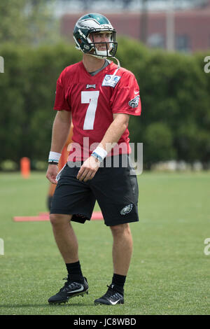 Philadelphie, Pennsylvanie, USA. 14 Juin, 2017. Philadelphia Eagles quarterback Dane Evans (7) en action au cours de l'OTA au complexe NovaCare à Philadelphie, Pennsylvanie. Christopher Szagola/CSM/Alamy Live News Banque D'Images