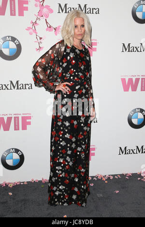 Los Angeles, Californie, USA. 13 Juin, 2017. 13 juin 2017 - Los Angeles, Californie - Elizabeth Banks. Women in Film Crystal Lucy Awards 2017 présenté par Max Mara et BMW qui a eu lieu au Beverly Hilton Hotel. Crédit photo : F. Sadou/AdMedia Crédit : F. Sadou/AdMedia/ZUMA/Alamy Fil Live News Banque D'Images