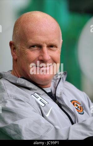 PETER HOUSTON DUNDEE UNITED FC MANAGER CELTIC PARK GLASGOW ECOSSE 20 Février 2010 Banque D'Images