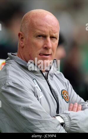 PETER HOUSTON DUNDEE UNITED FC MANAGER CELTIC PARK GLASGOW ECOSSE 20 Février 2010 Banque D'Images