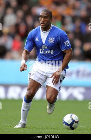 SYLVAIN DISTIN Everton FC MOLINEUX STADIUM WOLVERHAMPTON ENGLAND 27 Mars 2010 Banque D'Images