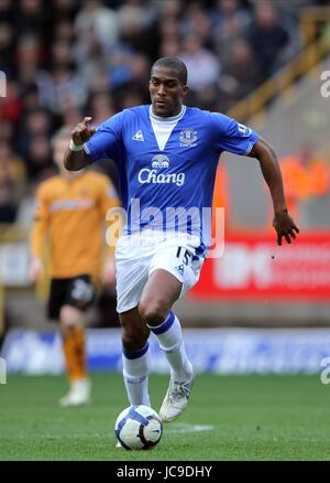 SYLVAIN DISTIN Everton FC MOLINEUX STADIUM WOLVERHAMPTON ENGLAND 27 Mars 2010 Banque D'Images