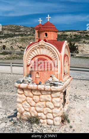 Route de culte près de rocher d'Aphrodite et de la plage, front de mer, Chypre Banque D'Images