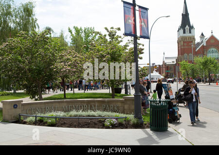 Entrace au Central Memorial Park à Calgary, Canada. Le parc est sur la 4e Rue. Banque D'Images