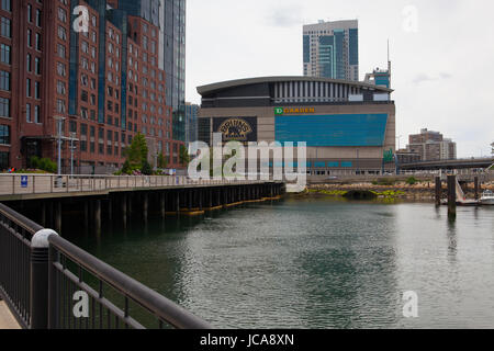 Boston, Massachusetts, USA - Juillet 2,2016 : célèbre le jardin. TD Garden est l'accueil de l'étagé club NHL Bruins de Boston et club NBA Boston Celtics Banque D'Images