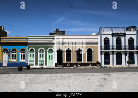 MANAUS, 10.06.2017: Vue sur certains bâtiments typiques de la place Sao Sebastiao dans la ville de Manaus, Brésil. (Photo: Néstor J. Beremnum / Alamy News) Banque D'Images