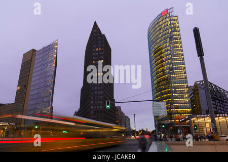 La Potsdamer Platz, un important public square et carrefour dans le centre de Berlin, à l'architecture moderne Banque D'Images